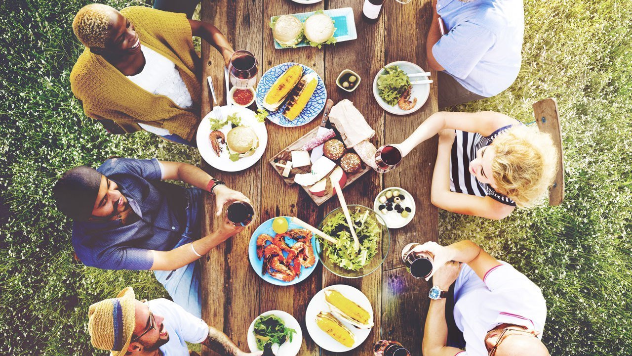 12 Tips To Eat Healthy During The Holidays - PBCo.